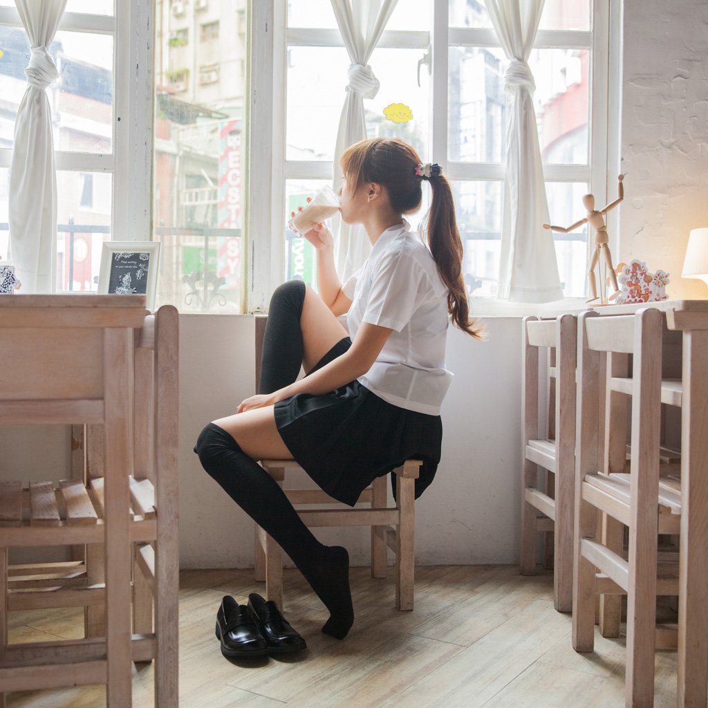 Cách thay băng vệ sinh khi đang ở trường